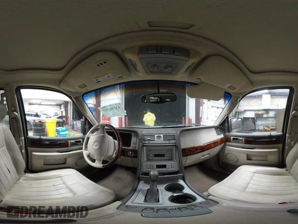 ✅ 2004 Lincoln Navigator Luxury • VIN: 5LMFU28R34LJ29649 • Lot: 43786345. Listed on IAAI with 162,138 mi. Free auction sales archive from the USA and detailed vehicle history report at DreamBid. Image 18.