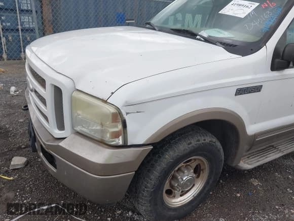 ✅ 2005 Ford Excursion Eddie Bauer • VIN: 1FMNU44L05ED40163 • Lot: 41989162. Wystawiony na IAAI z przebiegiem 416 163 mil. Bezpłatny archiwum sprzedaży aukcyjnych z USA i szczegółowy raport historii pojazdu na DreamBid. Zdjęcie 6.