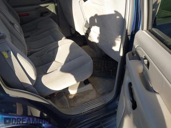 ✅ 2005 Chevrolet Tahoe Z71 • VIN: 1GNEK13T15R206742 • Lot: 43752035. Listed on IAAI with 129,704 mi. Free auction sales archive from the USA and detailed vehicle history report at DreamBid. Image 8.