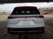 ✅ 2025 Toyota Crown XLE • VIN: JTDACAAJ5S3011795 • Lot: 90110955. Wystawiony na Copart z przebiegiem 2 592 mil. Bezpłatny archiwum sprzedaży aukcyjnych z USA i szczegółowy raport historii pojazdu na DreamBid. Zdjęcie 6.