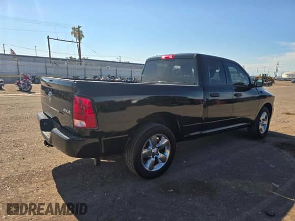 2019 Ram 1500 Express z VIN 1C6RR7FG4KS608001, wystawiony jako Copart lot #64633544 z przebiegiem 53 204 mil mil oraz Szkoda całkowita • Salvage title. Historia ofert i sprzedaży dostępna na DreamBid. Obrazek 4.