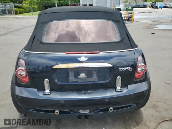 ✅ 2007 MINI Convertible S • VIN: WMWRH33597TJ43818 • Lot: 64623075. Wystawiony na Copart z przebiegiem 104 889 mil. Bezpłatny archiwum sprzedaży aukcyjnych z USA i szczegółowy raport historii pojazdu na DreamBid. Zdjęcie 6.