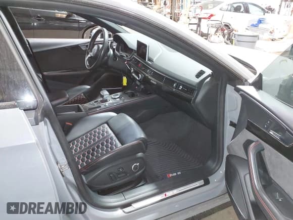✅ 2019 Audi RS 5 Sportback • VIN: WUABWCF59KA900990 • Lot: 43105092. Listed on IAAI with 71,658 mi. Free auction sales archive from the USA and detailed vehicle history report at DreamBid. Image 5.