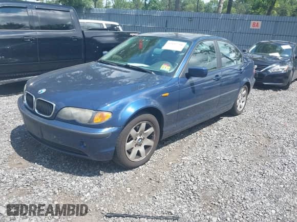 2003 BMW 3 Series 325xi with VIN WBAEU33443PM58806, listed as a IAAI auction lot 42697760 with 180,383 mi miles and . Bid and sale history available at DreamBid. Image 2.