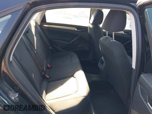 ✅ 2015 Volkswagen Passat S • VIN: 1VWAT7A30FC074701 • Lot: 43822583. Listed on IAAI with 101,535 mi. Free auction sales archive from the USA and detailed vehicle history report at DreamBid. Image 8.