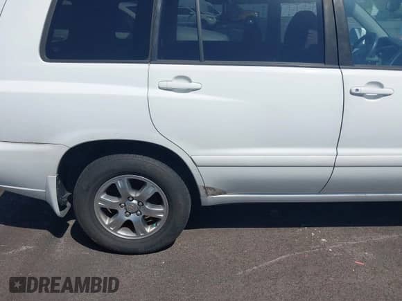 2006 Toyota Highlander z VIN JTEGD21A860141215, wystawiony jako IAAI lot #42571223 z przebiegiem Nie podano mil oraz . Historia ofert i sprzedaży dostępna na DreamBid. Obrazek 6.