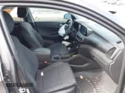 ✅ 2020 Hyundai Tucson Value • VIN: KM8J3CA48LU260704 • Лот: 43258721. Опубликован ранее на IAAI с пробегом Не указан. Бесплатный доступ к архиву аукционных продаж из США и подробный отчёт об истории автомобиля на DreamBid. Изображение 5.