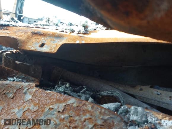 ✅ 2013 GMC Sierra 1500 SLT • VIN: 3GTP2WE71DG119498 • Lot: 41644762. Listed on IAAI with Not provided. Free auction sales archive from the USA and detailed vehicle history report at DreamBid. Image 9.