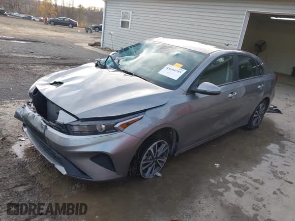 ✅ 2024 Kia Forte LXS • VIN: 3KPF24AD6RE809049 • Lot: 43694745. Wystawiony na IAAI z przebiegiem 22 797 mil. Bezpłatny archiwum sprzedaży aukcyjnych z USA i szczegółowy raport historii pojazdu na DreamBid. Zdjęcie 20.