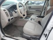 ✅ 2010 Ford Escape Hybrid • VIN: 1FMCU5K38AKC05671 • Lot: 91097215. Wystawiony na Copart z przebiegiem 182 029 mil. Bezpłatny archiwum sprzedaży aukcyjnych z USA i szczegółowy raport historii pojazdu na DreamBid. Zdjęcie 7.