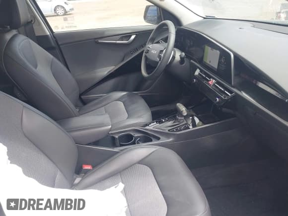 ✅ 2023 Kia Niro EX • VIN: KNDCR3LE3P5044602 • Lot: 41974352. Listed on IAAI with 39,200 mi. Free auction sales archive from the USA and detailed vehicle history report at DreamBid. Image 5.