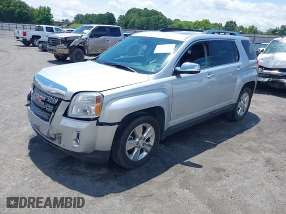 ✅ 2015 GMC Terrain SLT • VIN: 2GKFLTE31F6207961 • Lot: 42481901. Wystawiony na IAAI z przebiegiem 70 139 mil. Bezpłatny archiwum sprzedaży aukcyjnych z USA i szczegółowy raport historii pojazdu na DreamBid. Zdjęcie 2.