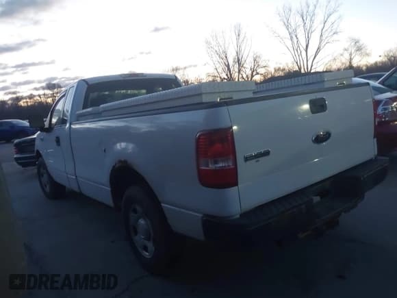 ✅ 2008 Ford F-150 XL • VIN: 1FTRF12W98KC49541 • Lot: 43881227. Wystawiony na IAAI z przebiegiem 222 757 mil. Bezpłatny archiwum sprzedaży aukcyjnych z USA i szczegółowy raport historii pojazdu na DreamBid. Zdjęcie 3.