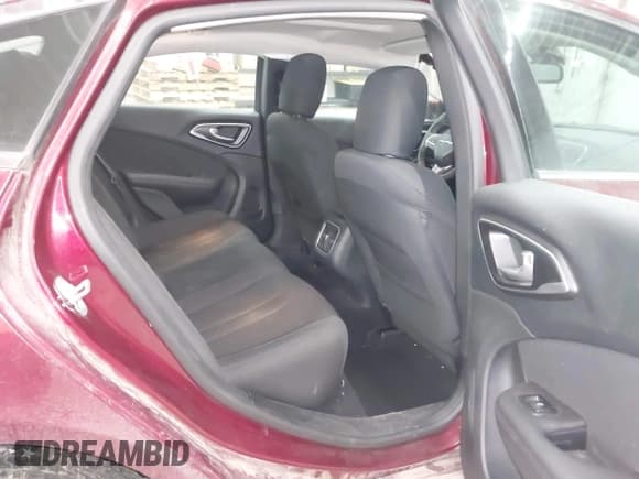 ✅ 2015 Chrysler 200 Limited • VIN: 1C3CCCAB8FN710379 • Лот: 41209014. Опубликован ранее на IAAI с пробегом 122 726 миль. Бесплатный доступ к архиву аукционных продаж из США и подробный отчёт об истории автомобиля на DreamBid. Изображение 8.