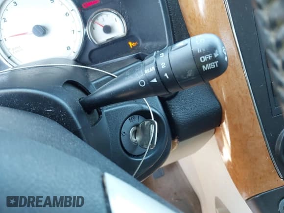 ✅ 2007 Saturn VUE V6 • VIN: 5GZCZ53477S847254 • Lot: 42122526. Wystawiony na IAAI z przebiegiem 306 471 mil. Bezpłatny archiwum sprzedaży aukcyjnych z USA i szczegółowy raport historii pojazdu na DreamBid. Zdjęcie 11.