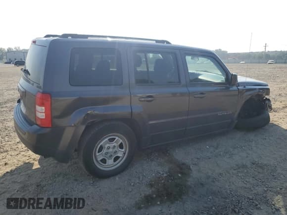 ✅ 2015 Jeep Patriot Sport • VIN: 1C4NJPBB8FD157089 • Lot: 81015895. Wystawiony na Copart z przebiegiem 124 051 mil. Bezpłatny archiwum sprzedaży aukcyjnych z USA i szczegółowy raport historii pojazdu na DreamBid. Zdjęcie 3.