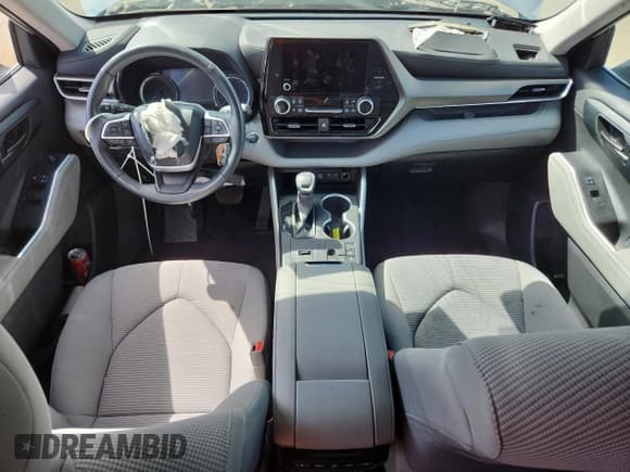 ✅ 2023 Toyota Highlander Hybrid LE • VIN: 5TDZARAH2PS022120 • Lot: 84064675. Wystawiony na Copart z przebiegiem 21 423 mil. Bezpłatny archiwum sprzedaży aukcyjnych z USA i szczegółowy raport historii pojazdu na DreamBid. Zdjęcie 8.