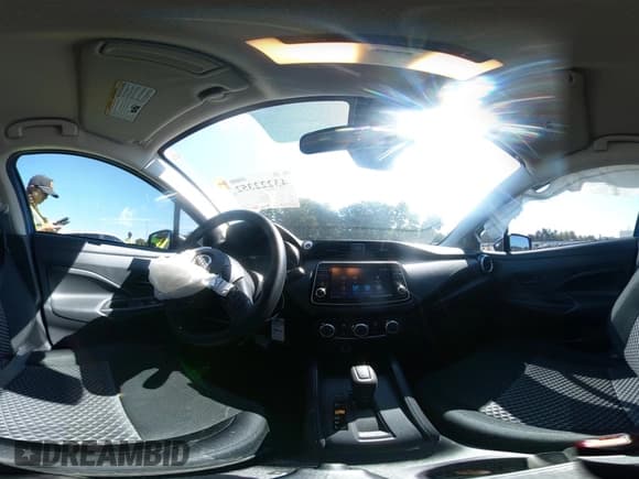 ✅ 2024 Nissan Versa S • VIN: 3N1CN8DV8RL903020 • Lot: 43222352. Wystawiony na IAAI z przebiegiem 8 900 mil. Bezpłatny archiwum sprzedaży aukcyjnych z USA i szczegółowy raport historii pojazdu na DreamBid. Zdjęcie 18.