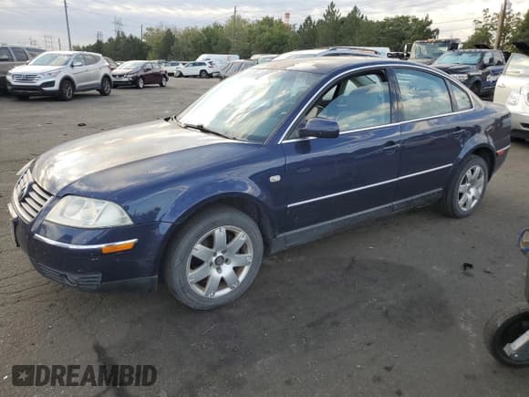 ✅ 2002 Volkswagen Passat GLX • VIN: WVWTH63B82P070975 • Лот: 69512334. Опубликован ранее на Copart с пробегом 174 829 миль. Бесплатный доступ к архиву аукционных продаж из США и подробный отчёт об истории автомобиля на DreamBid. Изображение 1.
