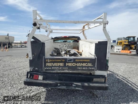 ✅ 2005 Chevrolet Silverado 2500HD Work Truck • VIN: 1GBHC24U95E240875 • Lot: 49729875. Wystawiony na Copart z przebiegiem Nie podano. Bezpłatny archiwum sprzedaży aukcyjnych z USA i szczegółowy raport historii pojazdu na DreamBid. Zdjęcie 6.