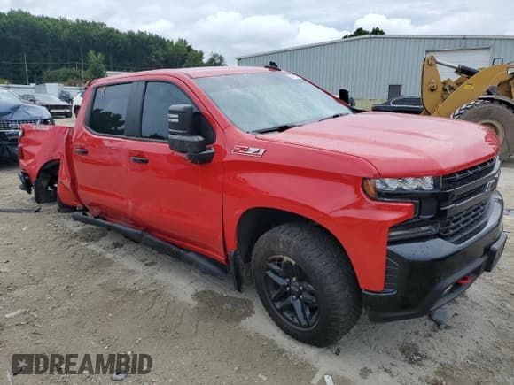 ✅ 2021 Chevrolet Silverado 1500 LT Trail Boss • VIN: 1GCPYFED8MZ100189 • Lot: 69197624. Wystawiony na Copart z przebiegiem 41 555 mil. Bezpłatny archiwum sprzedaży aukcyjnych z USA i szczegółowy raport historii pojazdu na DreamBid. Zdjęcie 4.
