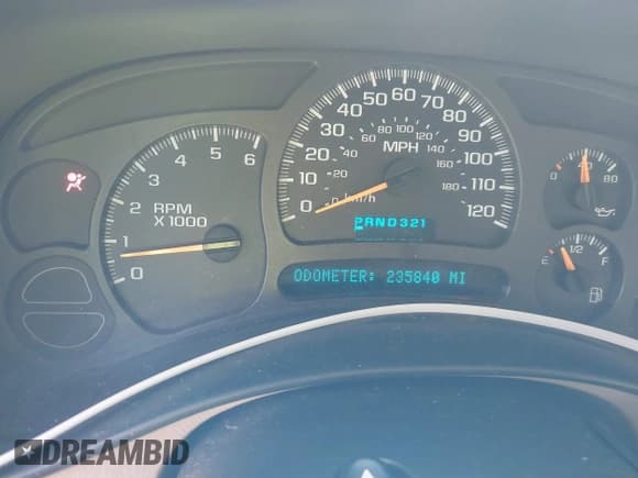 ✅ 2003 Chevrolet Suburban LT • VIN: 1GNEC16Z13J216552 • Lot: 40193670. Listed on IAAI with 235,840 mi. Free auction sales archive from the USA and detailed vehicle history report at DreamBid. Image 7.