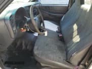 ✅ 2002 Chevrolet S-10 Fleet • VIN: 1GCCS145928176519 • Лот: 54566135. Опубликован ранее на Copart с пробегом 206 858 миль. Бесплатный доступ к архиву аукционных продаж из США и подробный отчёт об истории автомобиля на DreamBid. Изображение 7.