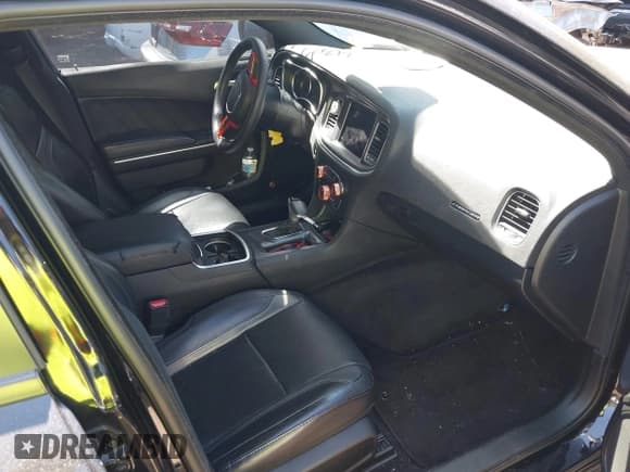 ✅ 2018 Dodge Charger GT • VIN: 2C3CDXJG2JH274341 • Lot: 43057870. Wystawiony na IAAI z przebiegiem 128 132 mil. Bezpłatny archiwum sprzedaży aukcyjnych z USA i szczegółowy raport historii pojazdu na DreamBid. Zdjęcie 5.