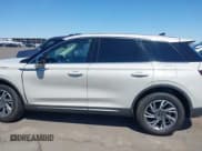 ✅ 2023 Lincoln Corsair Standard • VIN: 5LMCJ1CA2PUL07699 • Lot: 42110870. Wystawiony na IAAI z przebiegiem 20 869 mil. Bezpłatny archiwum sprzedaży aukcyjnych z USA i szczegółowy raport historii pojazdu na DreamBid. Zdjęcie 14.