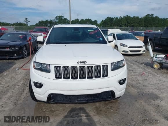 ✅ 2015 Jeep Grand Cherokee Laredo • VIN: 1C4RJEAG5FC901207 • Lot: 42972625. Listed on IAAI with 109,804 mi. Free auction sales archive from the USA and detailed vehicle history report at DreamBid. Image 12.