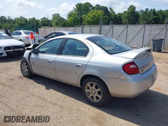 2005 Dodge Neon SXT z VIN 1B3ES56C35D142648, wystawiony jako IAAI lot #42599069 z przebiegiem 118 930 mil mil oraz . Historia ofert i sprzedaży dostępna na DreamBid. Obrazek 3.