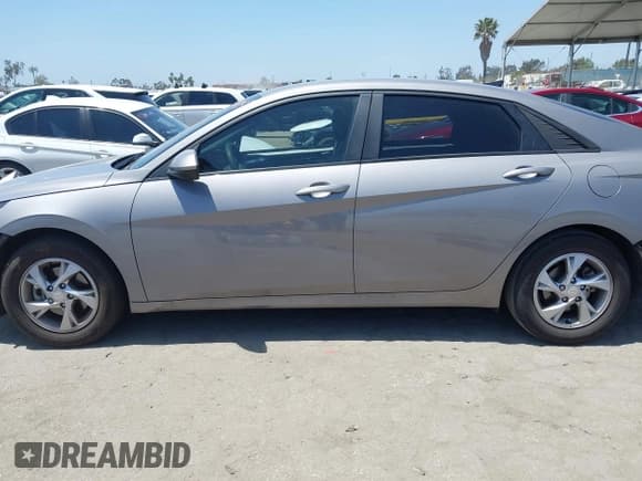 ✅ 2021 Hyundai Elantra SE • VIN: KMHLL4AG6MU141656 • Lot: 42268695. Listed on IAAI with 36,949 mi. Free auction sales archive from the USA and detailed vehicle history report at DreamBid. Image 15.