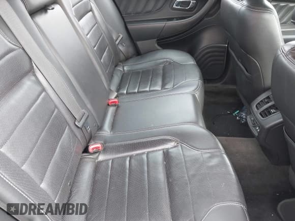 ✅ 2015 Ford Taurus SHO • VIN: 1FAHP2KTXFG163276 • Lot: 41997881. Listed on IAAI with 118,380 mi. Free auction sales archive from the USA and detailed vehicle history report at DreamBid. Image 8.