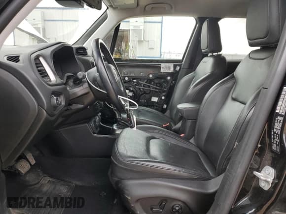 ✅ 2019 Jeep Renegade Limited • VIN: ZACNJBD10KPK28849 • Lot: 48734395. Wystawiony na Copart z przebiegiem 105 754 mil. Bezpłatny archiwum sprzedaży aukcyjnych z USA i szczegółowy raport historii pojazdu na DreamBid. Zdjęcie 7.