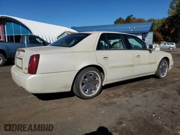 ✅ 2000 Cadillac DeVille • VIN: 1G6KF5799YU225775 • Lot: 82356815. Wystawiony na Copart z przebiegiem 52 022 mil. Bezpłatny archiwum sprzedaży aukcyjnych z USA i szczegółowy raport historii pojazdu na DreamBid. Zdjęcie 3.