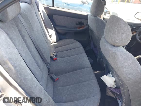 ✅ 2002 Hyundai Elantra GLS • VIN: KMHDN45D02U432956 • Lot: 41755127. Wystawiony na IAAI z przebiegiem 99 210 mil. Bezpłatny archiwum sprzedaży aukcyjnych z USA i szczegółowy raport historii pojazdu na DreamBid. Zdjęcie 8.