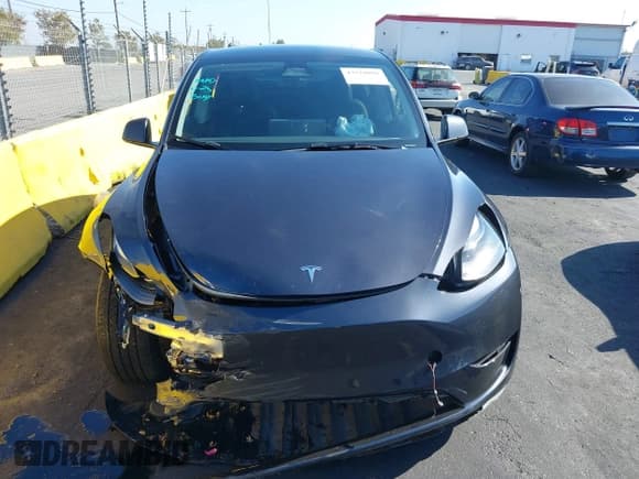 ✅ 2024 Tesla Model Y • VIN: 7SAYGDED7RF095496 • Lot: 43528096. Wystawiony na IAAI z przebiegiem 36 015 mil. Bezpłatny archiwum sprzedaży aukcyjnych z USA i szczegółowy raport historii pojazdu na DreamBid. Zdjęcie 12.