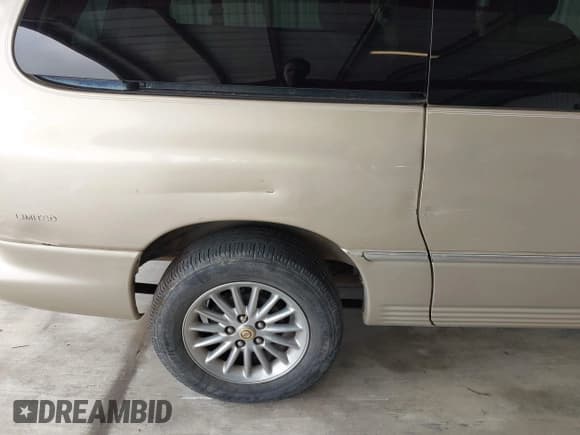 ✅ 2000 Chrysler Town & Country Limited • VIN: 1C4GP64L6YB609675 • Лот: 41980552. Опубликован ранее на IAAI с пробегом 183 181 миль. Бесплатный доступ к архиву аукционных продаж из США и подробный отчёт об истории автомобиля на DreamBid. Изображение 6.