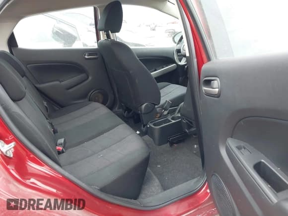 ✅ 2014 Mazda 2 Sport • VIN: JM1DE1KY8E0172344 • Lot: 43579630. Wystawiony na IAAI z przebiegiem 143 560 mil. Bezpłatny archiwum sprzedaży aukcyjnych z USA i szczegółowy raport historii pojazdu na DreamBid. Zdjęcie 8.