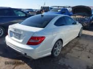 ✅ 2013 Mercedes-Benz C 250 • VIN: WDDGJ4HB8DF976609 • Lot: 42825147. Wystawiony na IAAI z przebiegiem 196 652 mil. Bezpłatny archiwum sprzedaży aukcyjnych z USA i szczegółowy raport historii pojazdu na DreamBid. Zdjęcie 4.