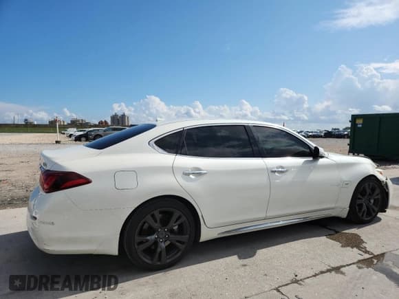 ✅ 2016 Infiniti Q70 • VIN: JN1BY1PP5GM631133 • Lot: 85740895. Wystawiony na Copart z przebiegiem 175 698 mil. Bezpłatny archiwum sprzedaży aukcyjnych z USA i szczegółowy raport historii pojazdu na DreamBid. Zdjęcie 3.