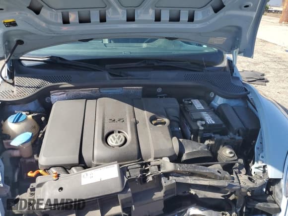 ✅ 2013 Volkswagen Beetle Fender Edition • VIN: 3VWJP7AT8DM673765 • Lot: 43014375. Listed on Copart with 72,859 mi. Free auction sales archive from the USA and detailed vehicle history report at DreamBid. Image 11.