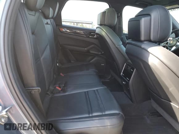 ✅ 2019 Porsche Cayenne • VIN: WP1AA2AY9KDA19111 • Лот: 93117125. Опубликован ранее на Copart с пробегом 35 887 миль. Бесплатный доступ к архиву аукционных продаж из США и подробный отчёт об истории автомобиля на DreamBid. Изображение 11.