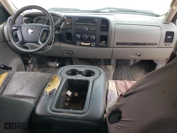 ✅ 2009 Chevrolet Silverado 2500HD Work Truck • VIN: 1GCHC49K29E109971 • Лот: 54607675. Опубликован ранее на Copart с пробегом 306 048 миль. Бесплатный доступ к архиву аукционных продаж из США и подробный отчёт об истории автомобиля на DreamBid. Изображение 8.