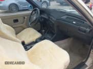 ✅ 1985 BMW 3 Series • VIN: WBAAK8404F8779112 • Lot: 42752903. Wystawiony na IAAI z przebiegiem 157 085 mil. Bezpłatny archiwum sprzedaży aukcyjnych z USA i szczegółowy raport historii pojazdu na DreamBid. Zdjęcie 5.