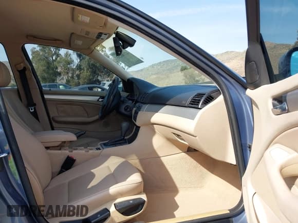 ✅ 2004 BMW 3 Series 325i • VIN: WBAEV33464KR28572 • Lot: 42106253. Listed on IAAI with 142,908 mi. Free auction sales archive from the USA and detailed vehicle history report at DreamBid. Image 5.