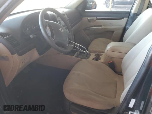 ✅ 2012 Hyundai Santa Fe GLS • VIN: 5XYZGDAB7CG159414 • Lot: 84476344. Listed on Copart with 145,952 mi. Free auction sales archive from the USA and detailed vehicle history report at DreamBid. Image 7.