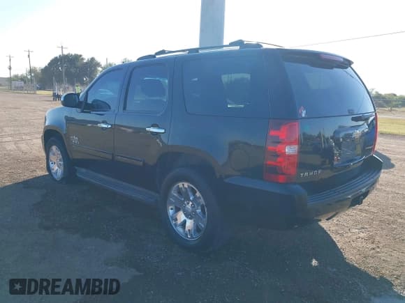 ✅ 2011 Chevrolet Tahoe LT • VIN: 1GNSCBE00BR368978 • Лот: 43624273. Опубликован ранее на IAAI с пробегом 190 369 миль. Бесплатный доступ к архиву аукционных продаж из США и подробный отчёт об истории автомобиля на DreamBid. Изображение 3.