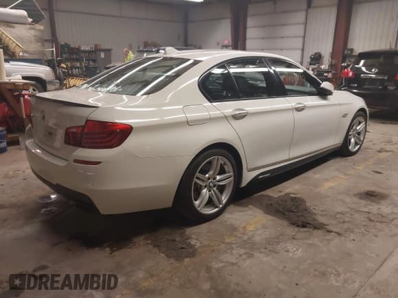 ✅ 2014 BMW 5 Series 550i xDrive • VIN: WBAKP9C57EDZ35030 • Lot: 41622590. Listed on IAAI with 100,512 mi. Free auction sales archive from the USA and detailed vehicle history report at DreamBid. Image 4.
