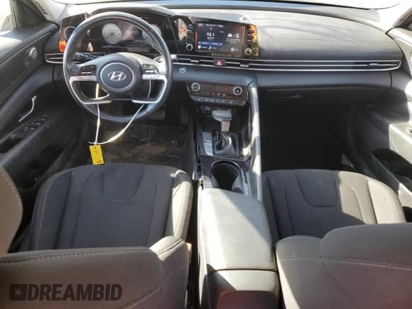 2022 Hyundai Elantra SEL z VIN 5NPLN4AG1NH075561, wystawiony jako Copart lot #89709365 z przebiegiem 62 186 mil mil oraz Szkoda całkowita • Salvage title. Historia ofert i sprzedaży dostępna na DreamBid. Obrazek 8.